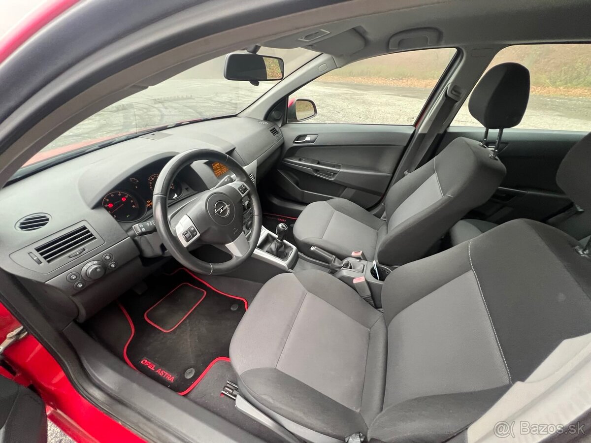 Opel Astra H 1.6l 85kW r.v 2011 - 15