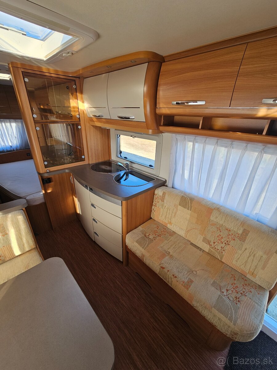 Obytny prives Hobby 540 KMFE - solarny panel, mover - 15