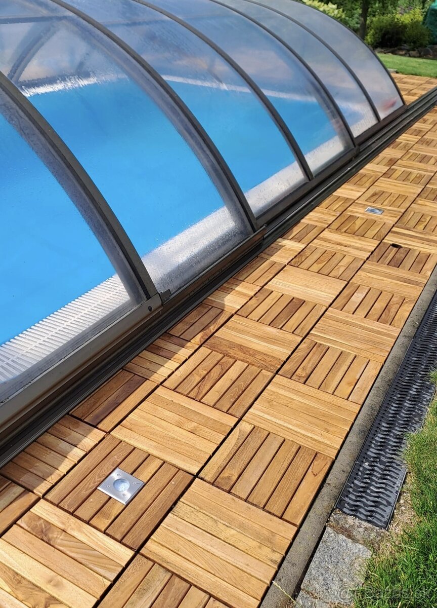 Teakové terasové zahradní dlaždice 30x30x2,5 cm olejované - 15