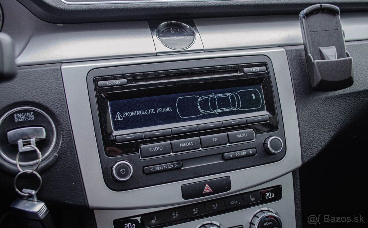 Volkswagen Passat B7 1.6 TDI Sedan - 15