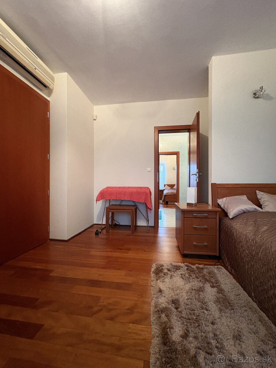 Nadštandardný 7-izbový rodinný dom s bazénom a saunou, Rača - 15