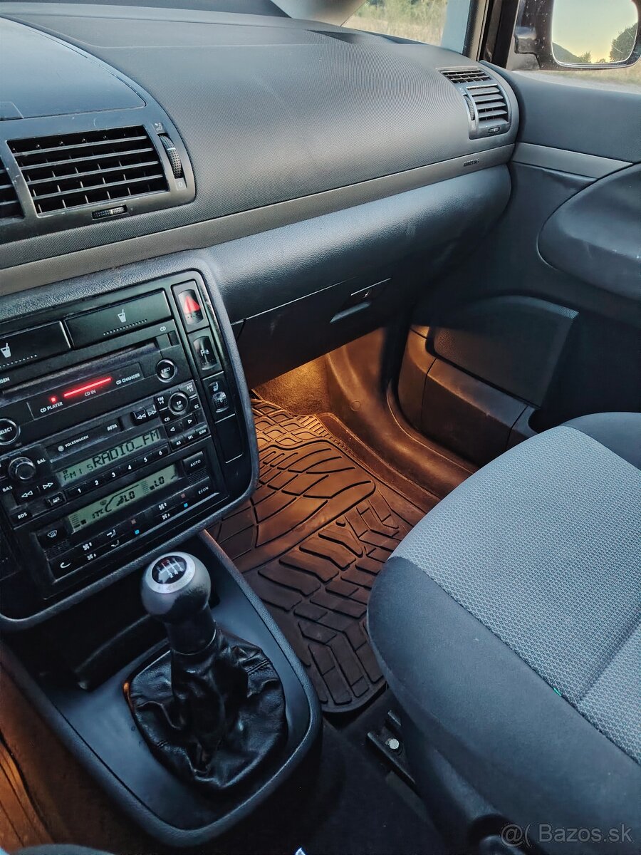 Predám VW Sharan 4x4 1.9 TDi - 15