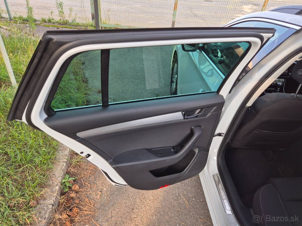 Škoda Superb Combi 2.0 TDI SCR Style DSG - 15