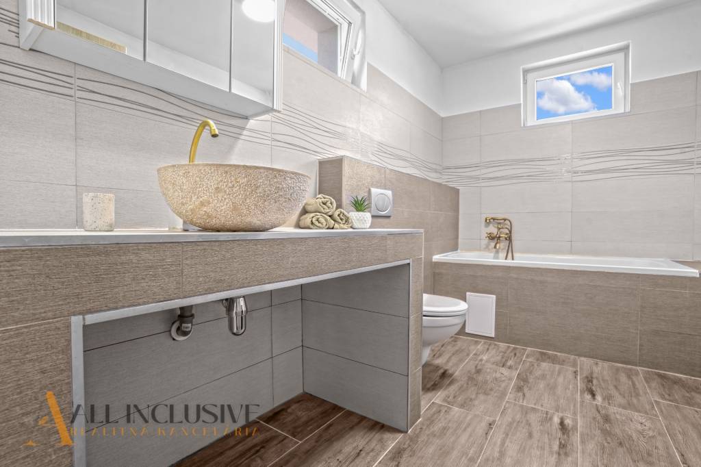 ALL INCLUSIVE | NA PREDAJ 3-IZBOVÝ RODINNÝ DOM V OBCI BALOŇ - 15