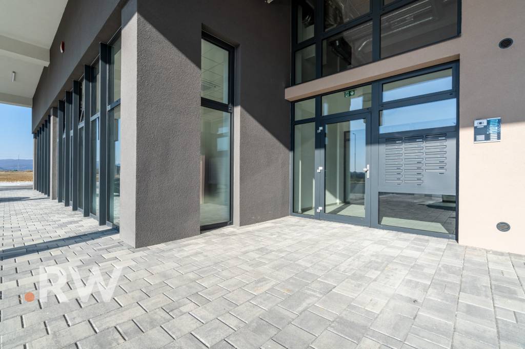 V ŠTANDARDE - 3 izb. BYT + loggia - 72,62 m2 - REZIDENCIA HL - 15