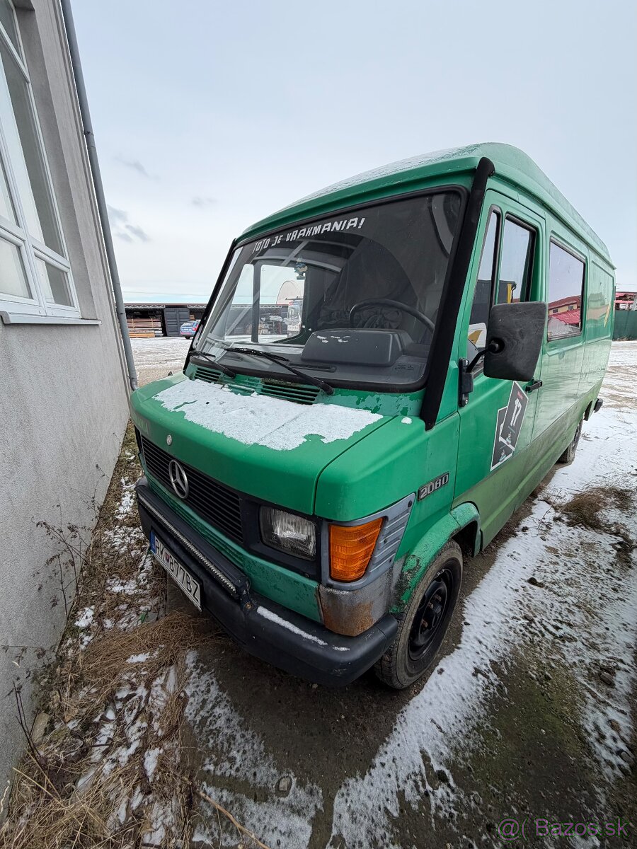 Mercedes-Benz 208D - 15