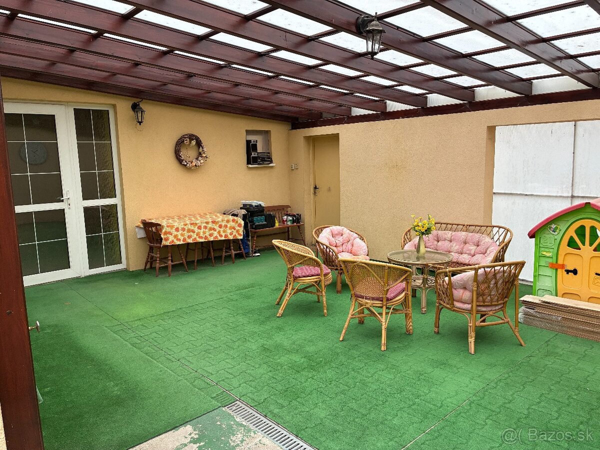 Rodinný dom 4.izbový + viničný domček s pozemkom - 15