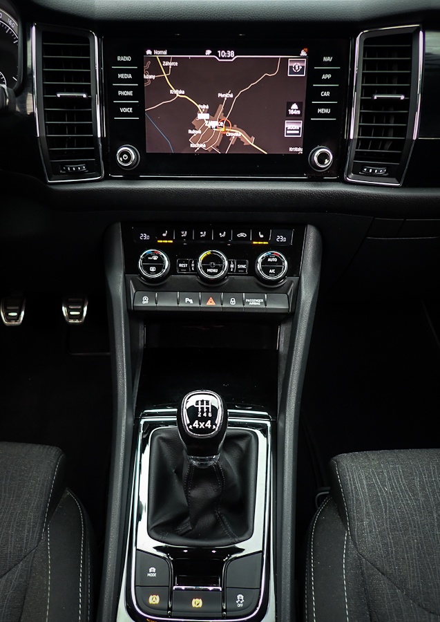 ŠKODA KODIAQ 1.4TSI STYLE 4x4 - 145tis KM -MATRIX - AMBIENT - 15