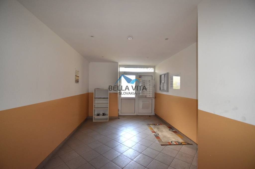 EXKLUZÍVNE Priestranný 2-izbový byt s balkónom v centre Gala - 15