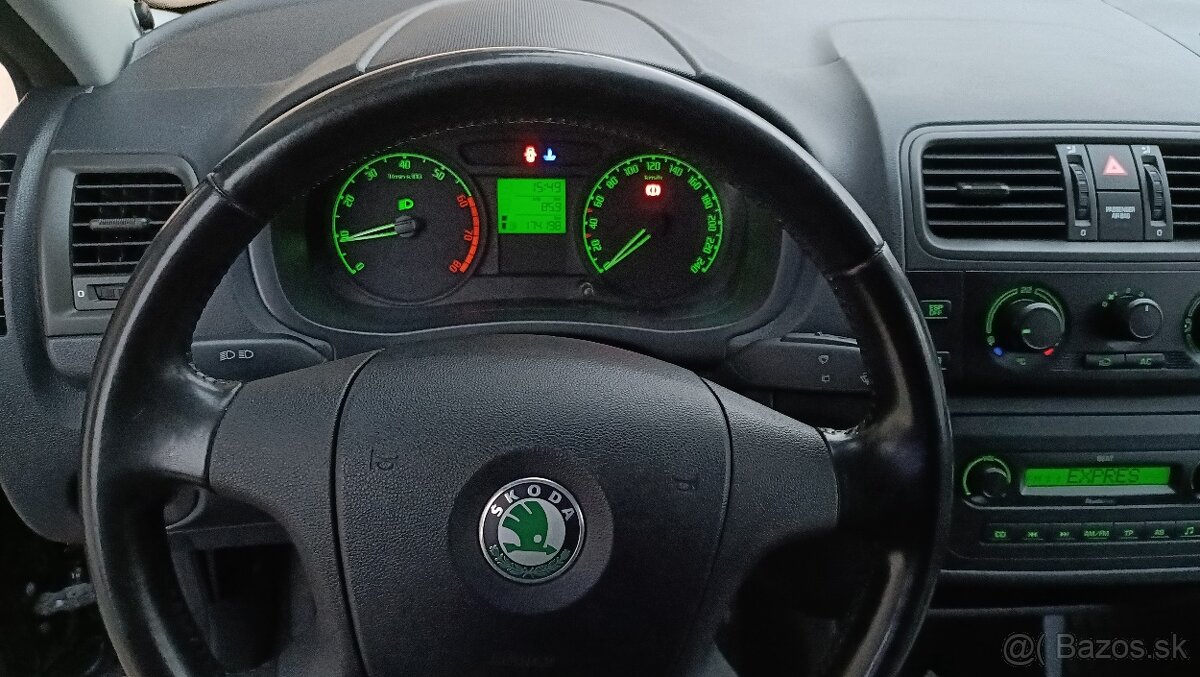 ŠKODA ROOMSTER 1.4 MPI 63 kW PLUS EDITION - 15