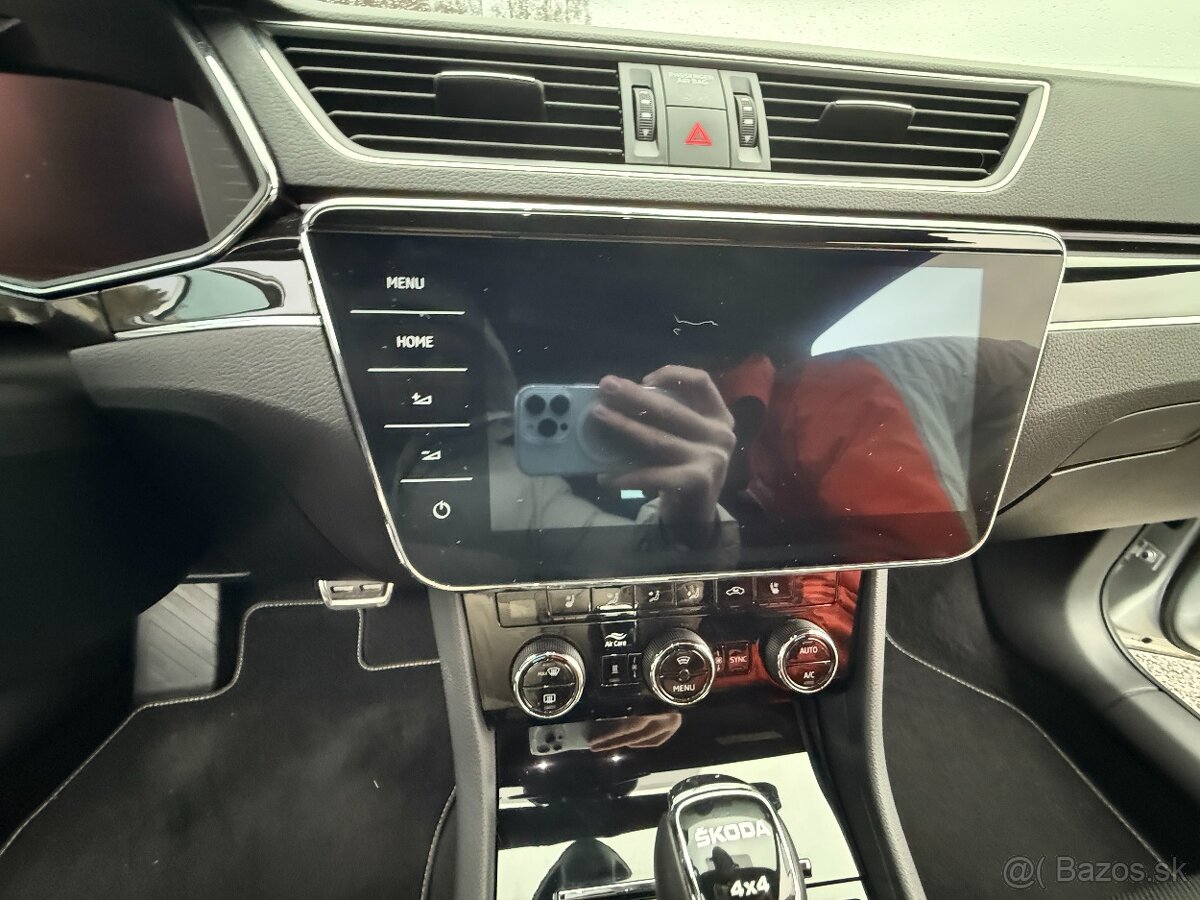 Škoda Superb 2.0 TSI 4x4 Laurin & Klement (2023) - 15