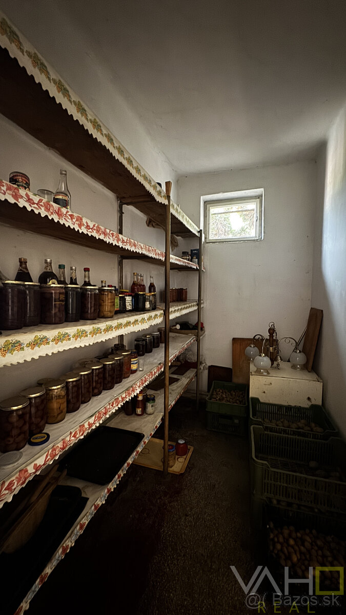 🏡 Na predaj: tehlový rodinný dom s veľkým pozemkom v obci Vá - 15