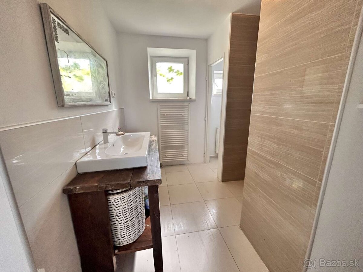 Sliač – príjemný rodinný dom so záhradou, pozemok 662 m2 - 15