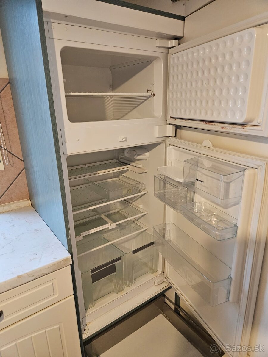 Masívna kuchynská linka z Nemecka so spotrebičmi - 15