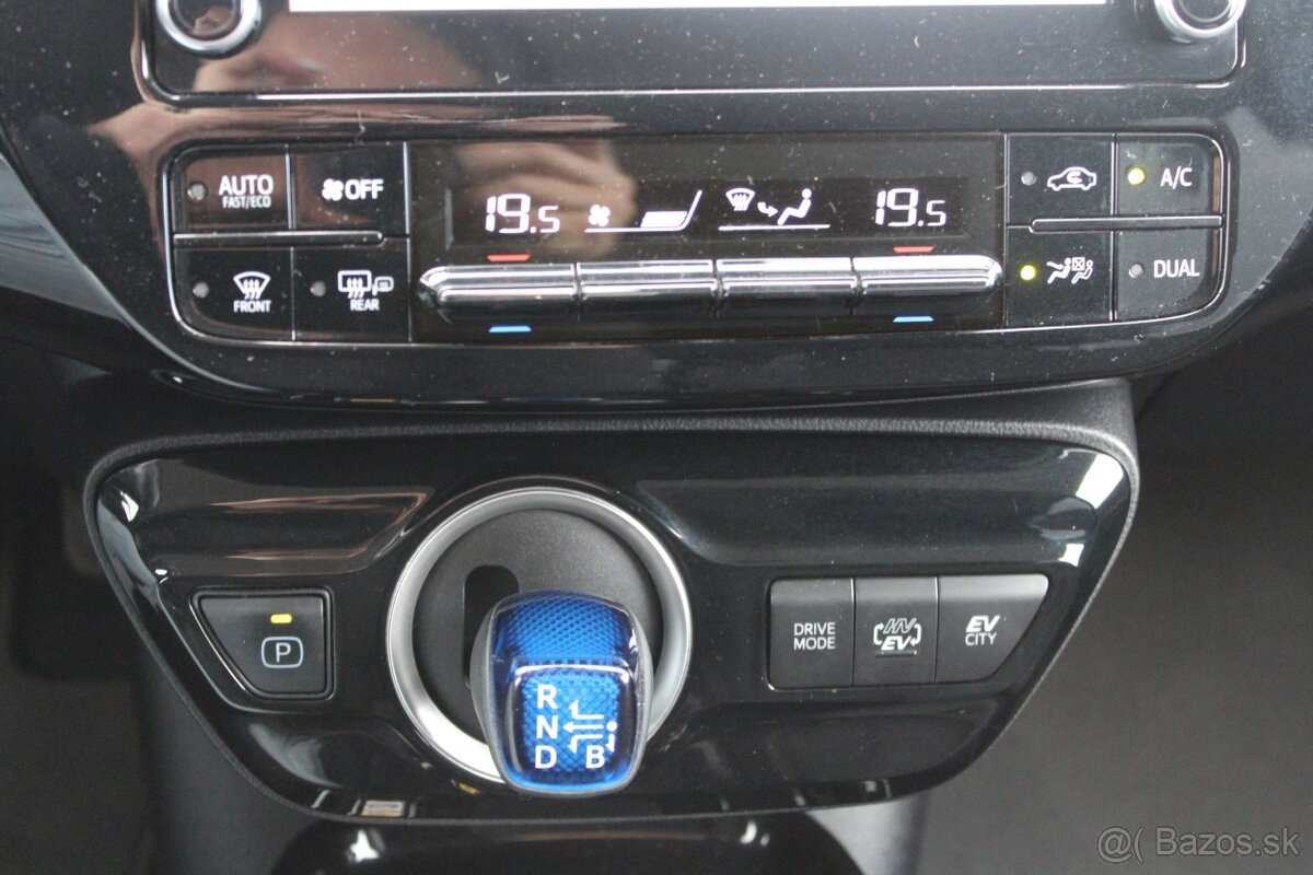 Toyota Prius 1.8 Plug-in Hybrid Executive - 15