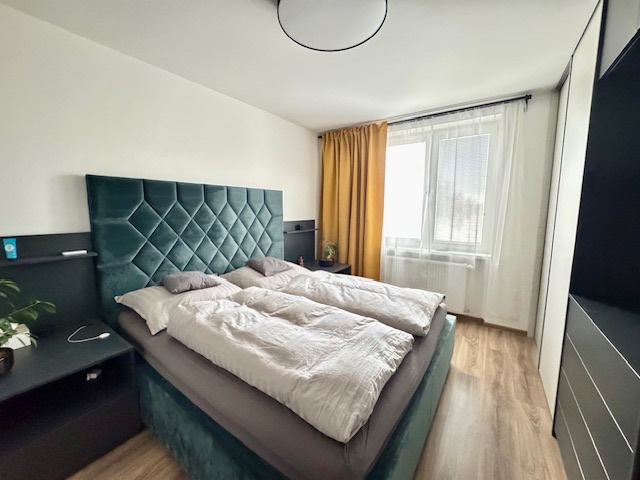 Na predaj 2 izbový krásne zrekonštruovaný byt s garážou - 15