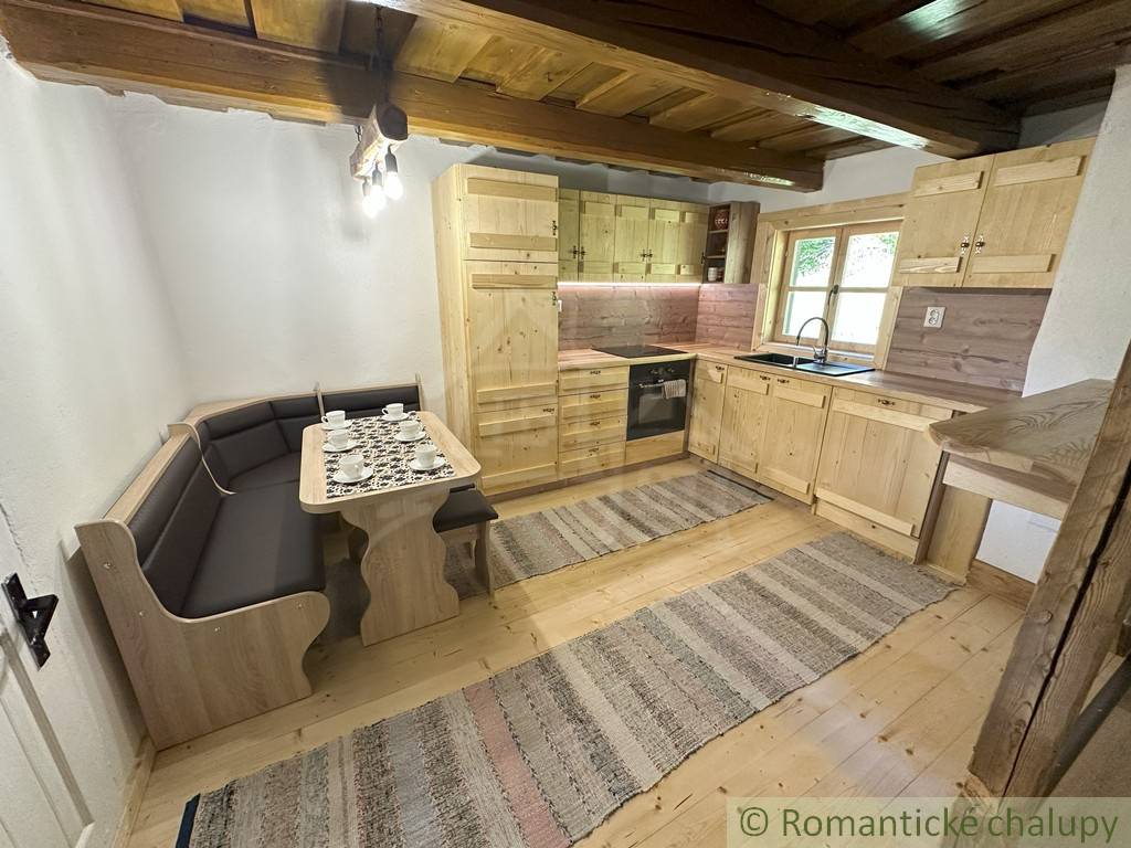 Kompletne zrekonštruovaná drevenička na polosamote pri Ján - 15