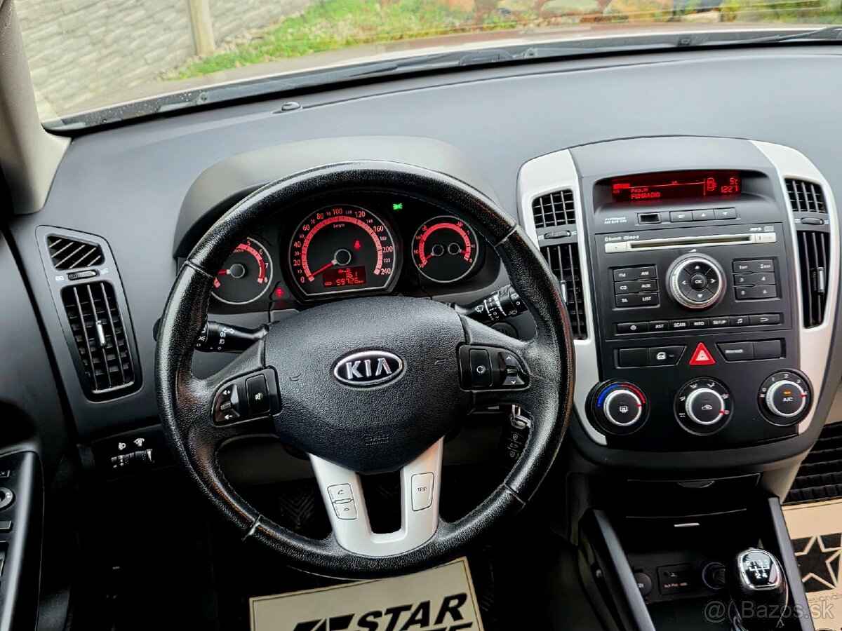 Kia Ceed SW • 1.4i • Facelift 2011 • 59 tisíc KM • Nová STK - 15