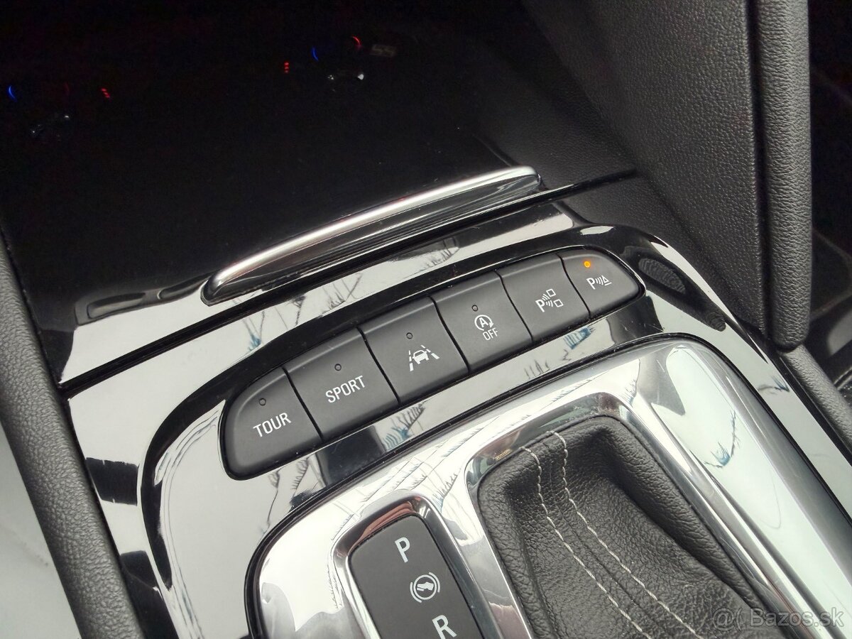 Opel Insignia ST 2.0 CDTI BiTURBO 210k S&S Ultimate 4x4 AT8 - 15