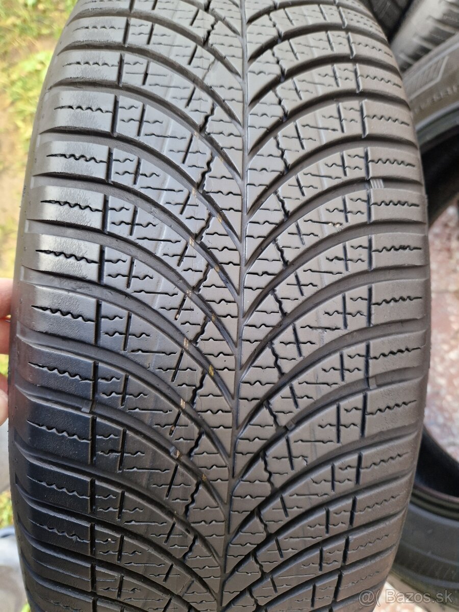 215/60-R17 Goodyear VECTOR 4SEASONS - 15