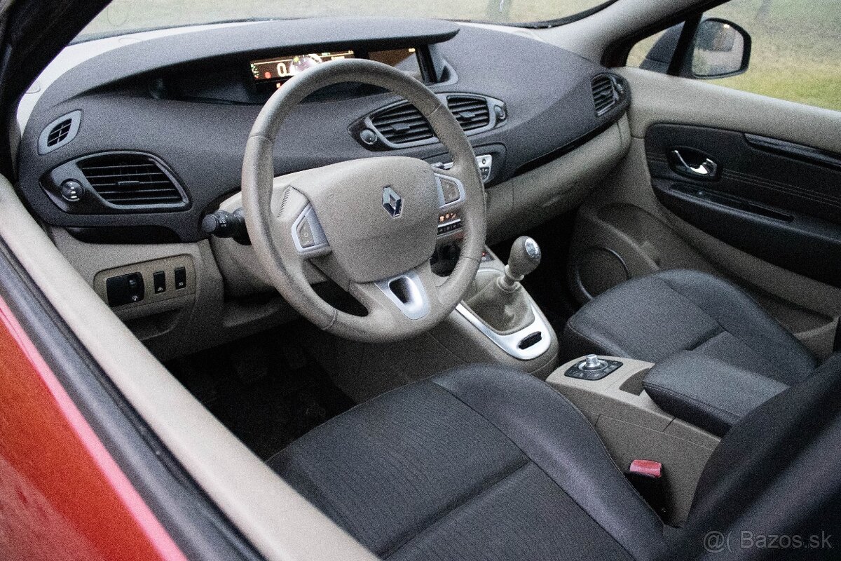 Renault Grand Scénic 1.9 dCi 96kW 7-miestne 2011 - 15