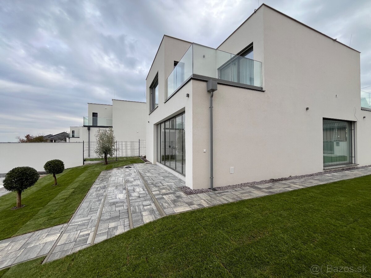 Luxusná vila (200 m2) na prenájom - 15