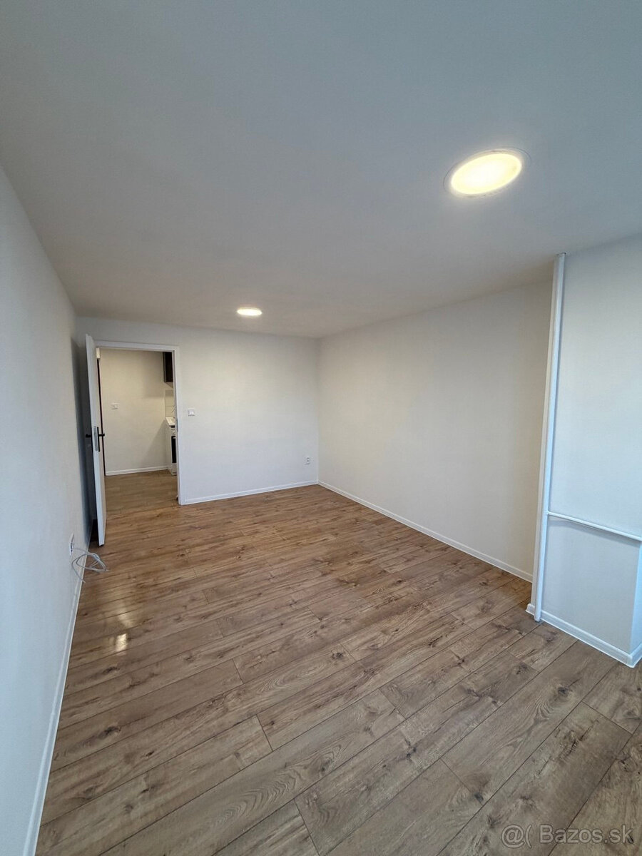 Prenájom bytu v Žiari nad Hronom - 15