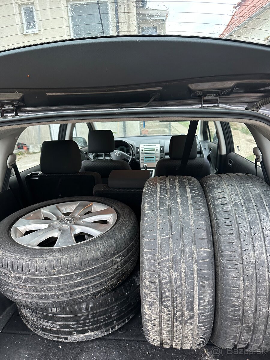 Toyota Corolla Verso Kombi - 15