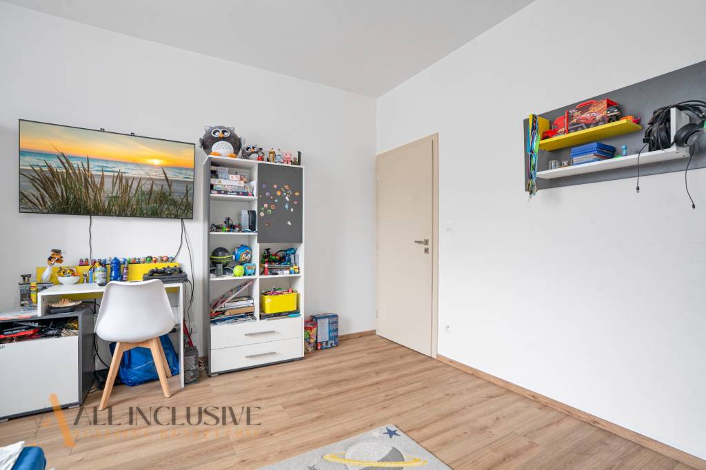 ALL INCLUSIVE | NA PREDAJ 4-IZBOVÝ RD (ČASŤ DVOJDOMU), VEĽKÉ - 15