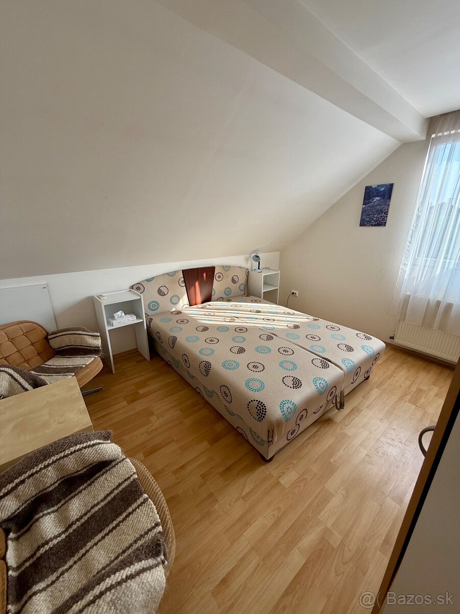 Na predaj penzion s rodinným domom v Štúrove - 15