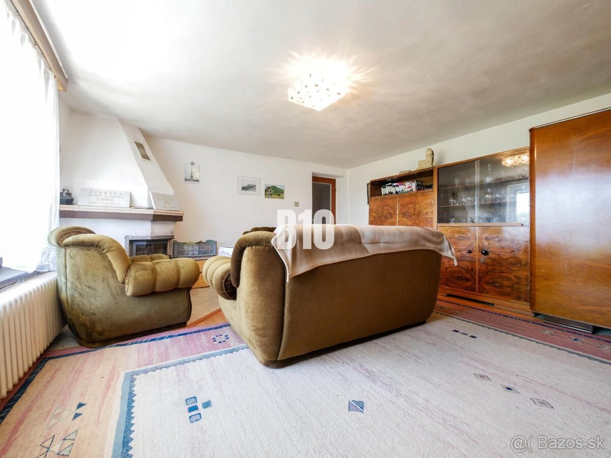 Rodinný dom s nádherným 8 árovým pozemkom na Kamennej ulici - 15