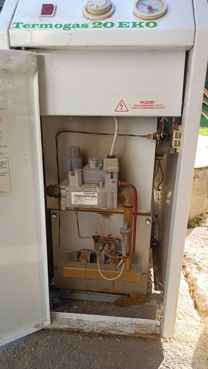 Plynový liatinový kotol, čerpadlo, expanzná tlaková nádoba - 15