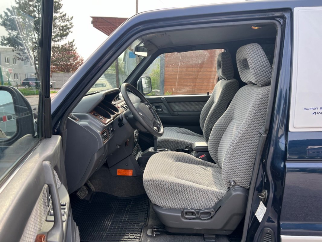 Mitsubishi Pajero 3.5 GLS A/T AB A/C LED - 15