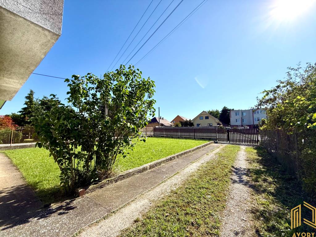 VÝRAZNÁ ZĽAVA , NA PREDAJ 5 - IZB. ROD.DOM, JABLONICA. - 15