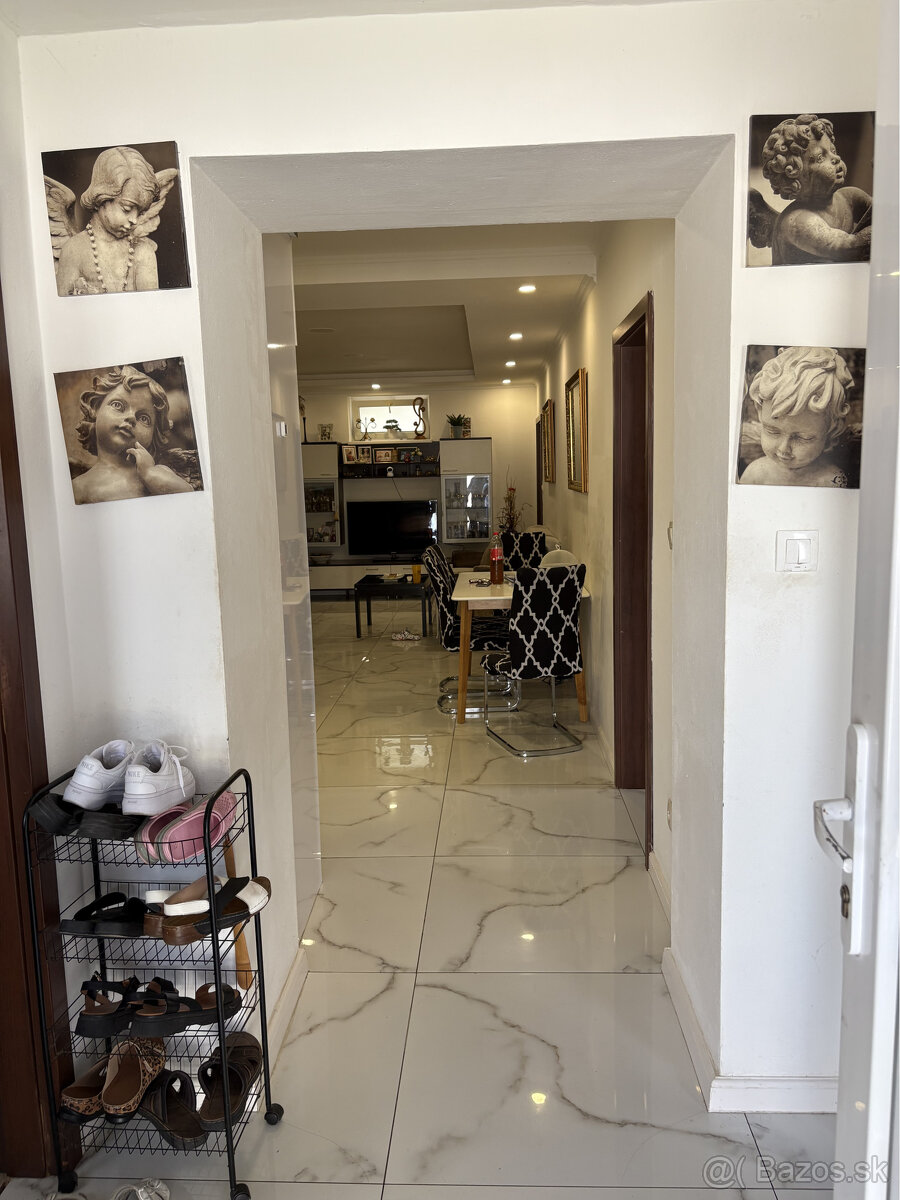 Znížená cena: prerobený 5 + 1 izbový rodinný dom s priestra - 15