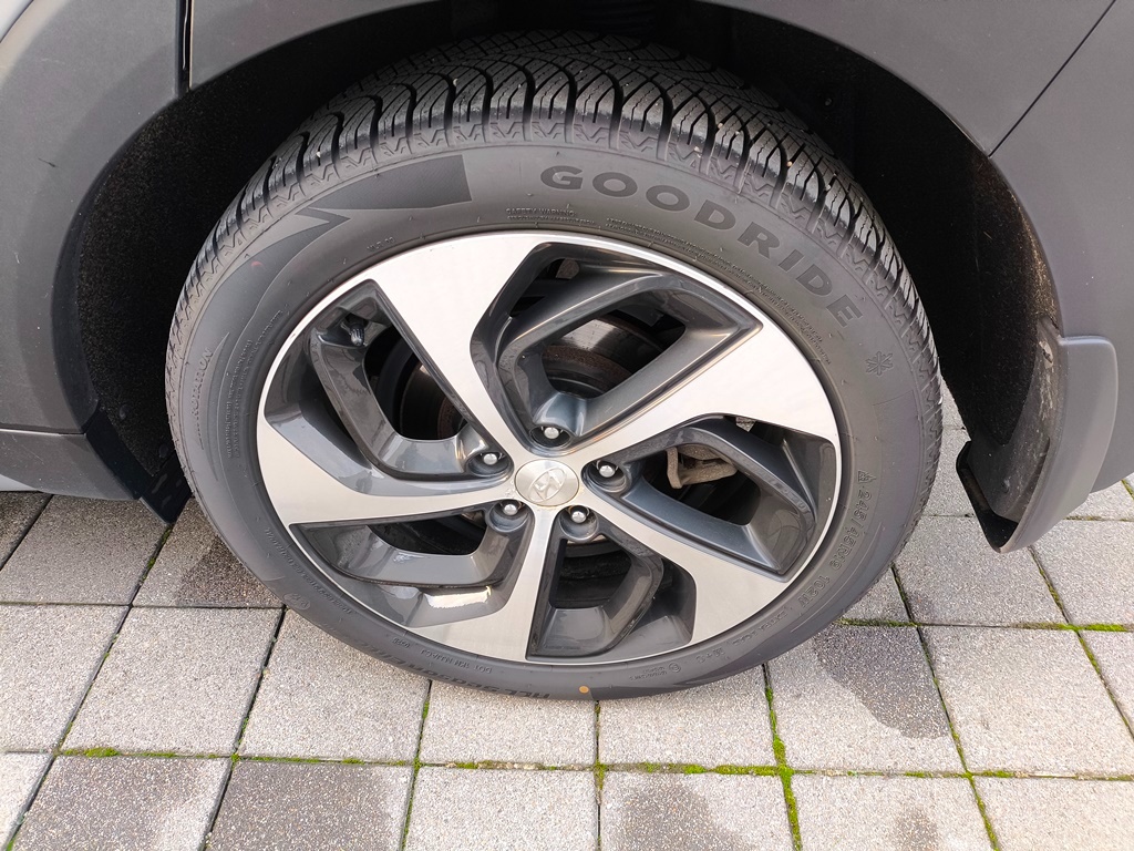 Predam Hyundai Tucson 2WD 1.7 CRDi PREMIUM - 15