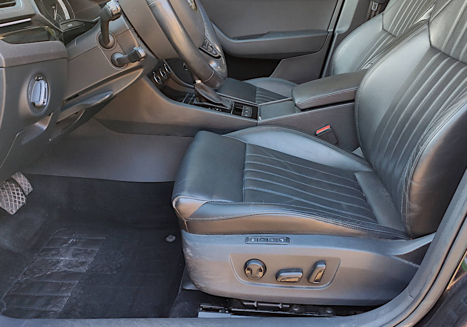 Škoda Superb combi 4x4 L&K + WEBASTO - 15