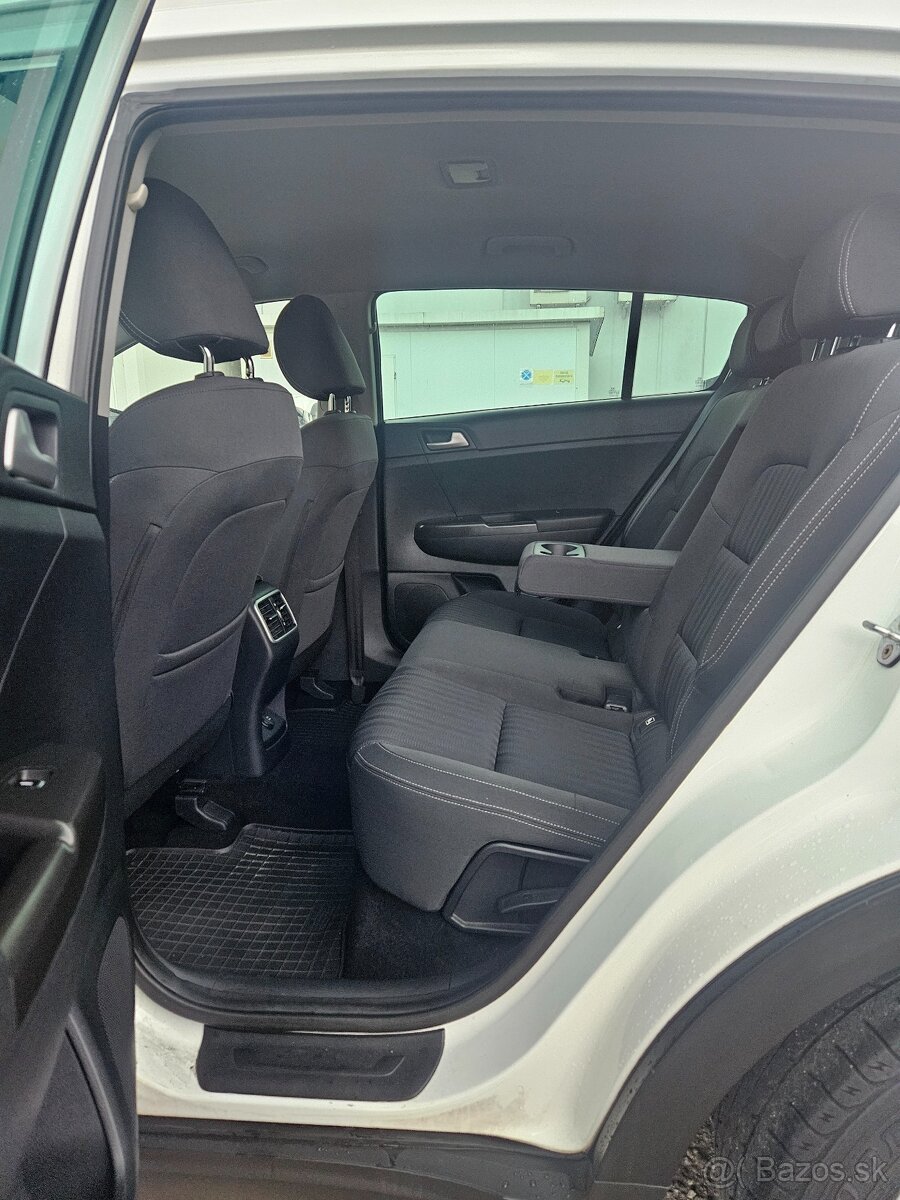 Kia Sportage 1.7CRDi 115KM Navi Kamera biela perla - 15