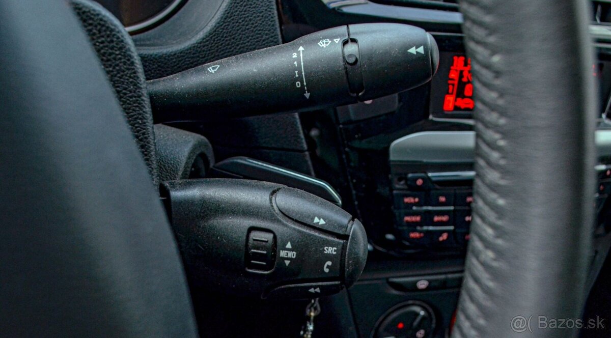 Peugeot 301 1.2 PureTech Allure - 15