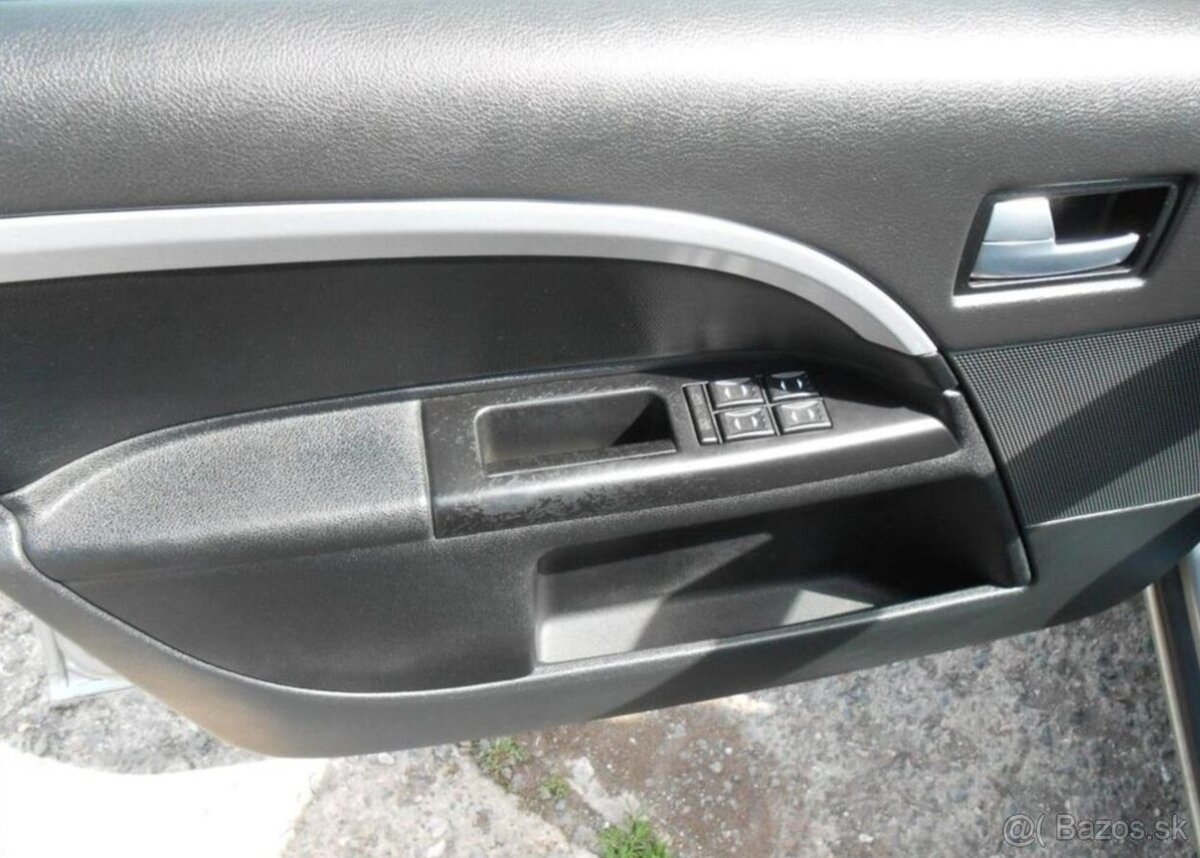 Ford Mondeo 1,8 92 kW Digiklima Serviska benzín - 15