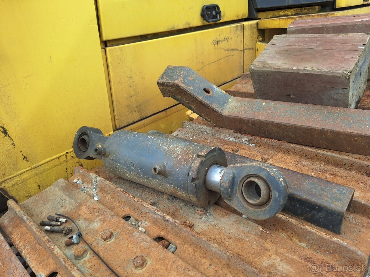 NEW HOLLAND D150 - 15