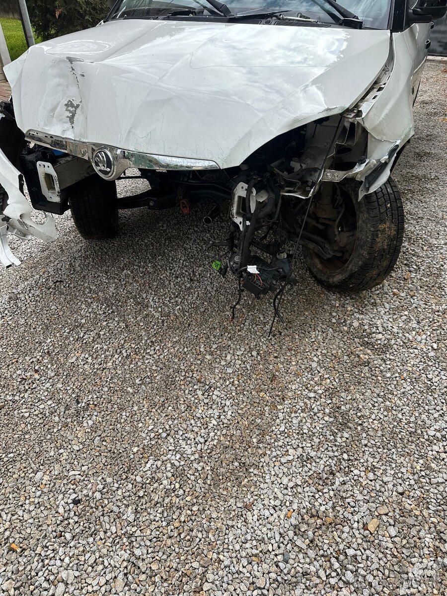 Rozpredam škoda fabia 2 1.2tsi 63kw 77kw - 15