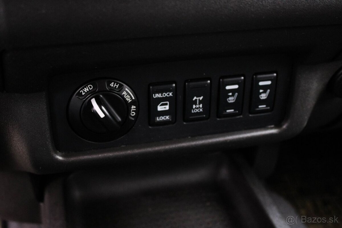 Nissan Navara DoubleCab 2.5D XE - 15