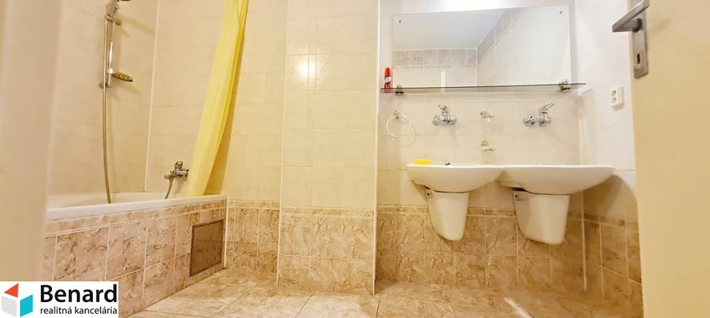 NA PREDAJ POLYFUNKČNÝ DOM NA UL. SLOVENSKÁ, PREŠOV. - 15