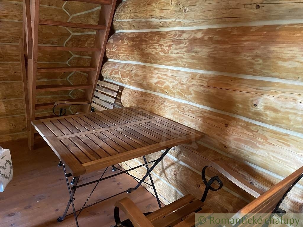 Kanadský zrub pod lesom neďaleko Košíc - 15