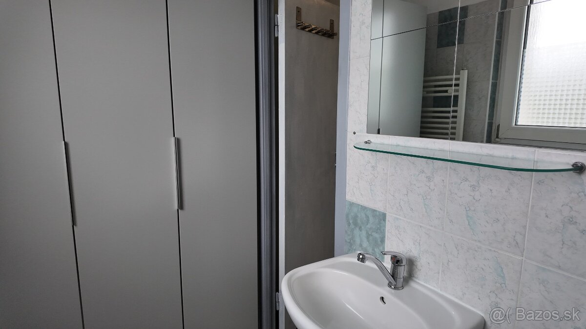 3izb byt so zariadením a lodžiou v kľudnom okolí - 15