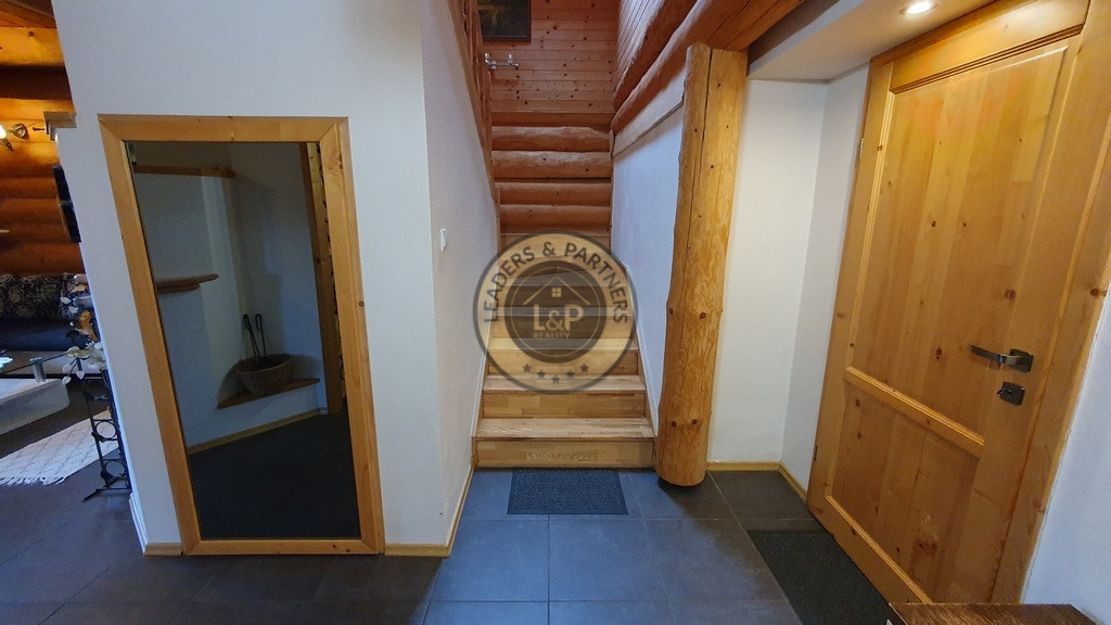 PREDAJ: veľký luxusný 10 r. zrubový dom Vysoké Tatry - 15