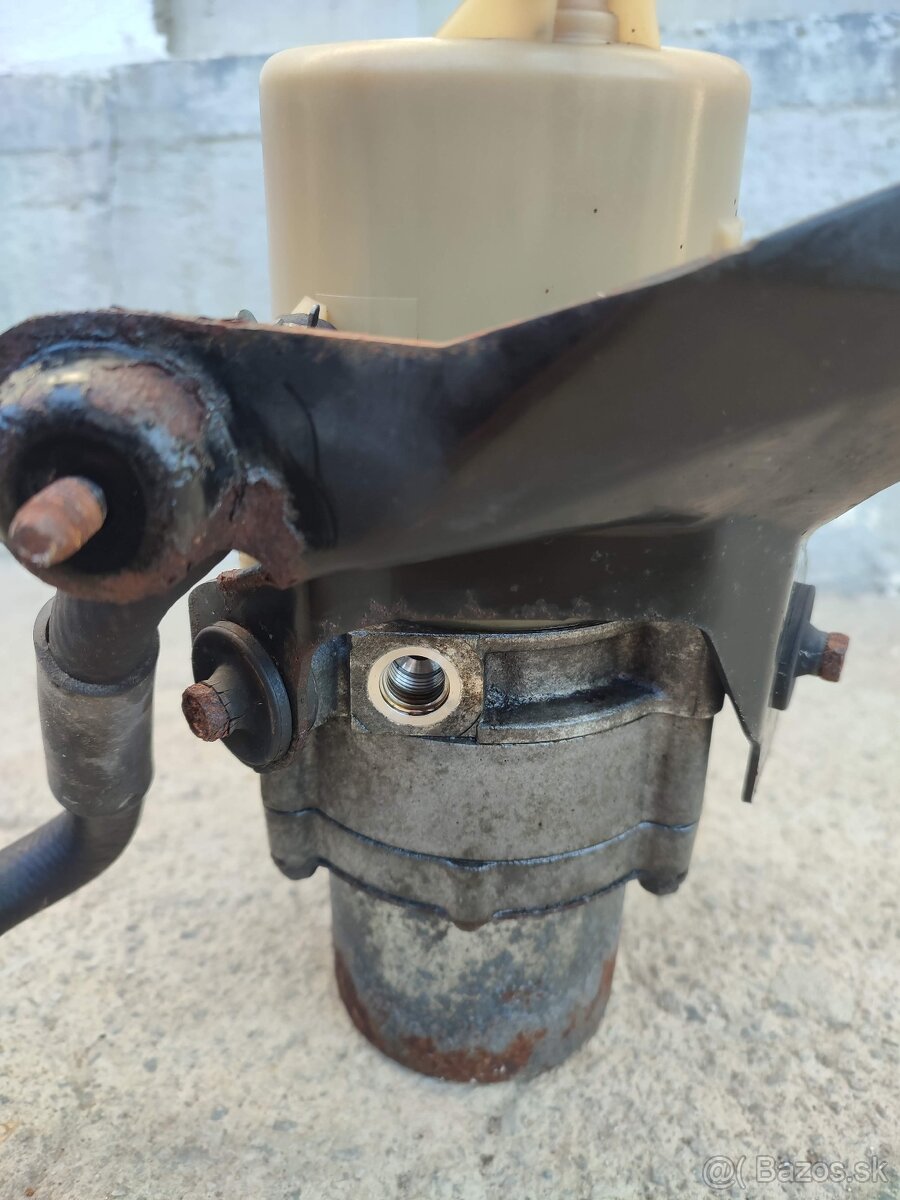 Mazda Servo čerpadlo posilňovača riadenia Koyo PA66-GF20 - 15