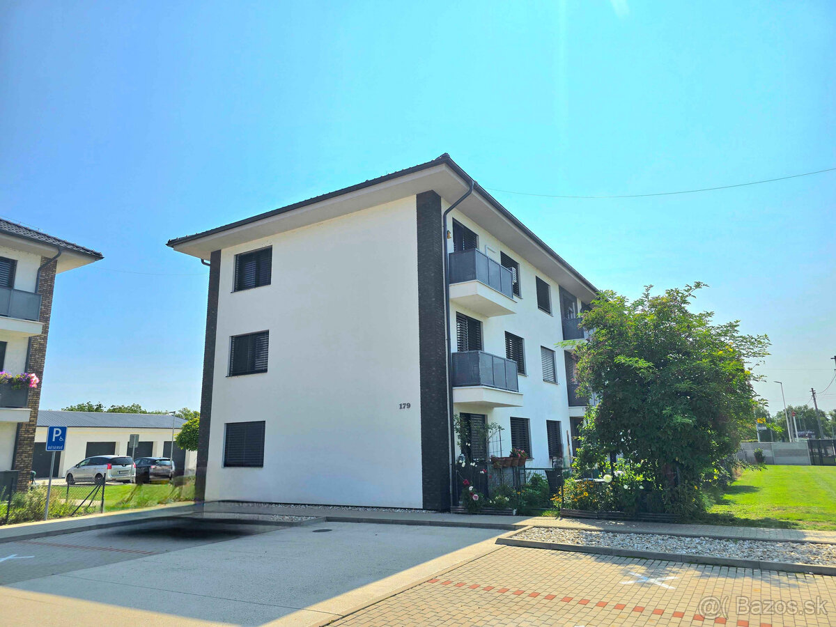 3 iz. byt v súkromnom rezidenčnom areáli, s bazénom,altánkom - 15