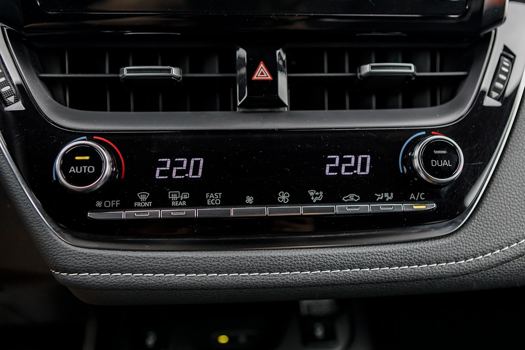 Toyota Corolla Combi 1.8 Hybrid 72kW e-CVT Executive 05/2021 - 15